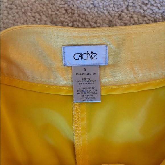 Cache matching jacket and skort. Rouched arms like new - Picture 7 of 8